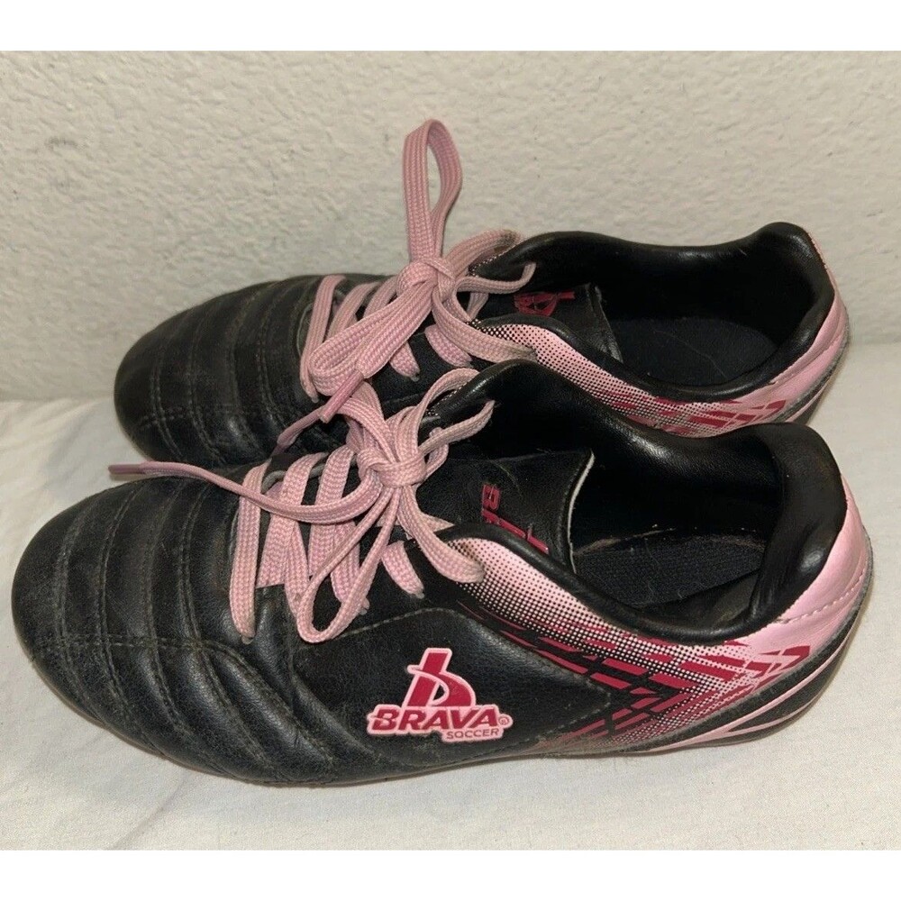 Brava Girls Soccer Cleats Size 1.5 Pink & Black (